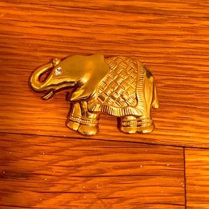 Elephant pin